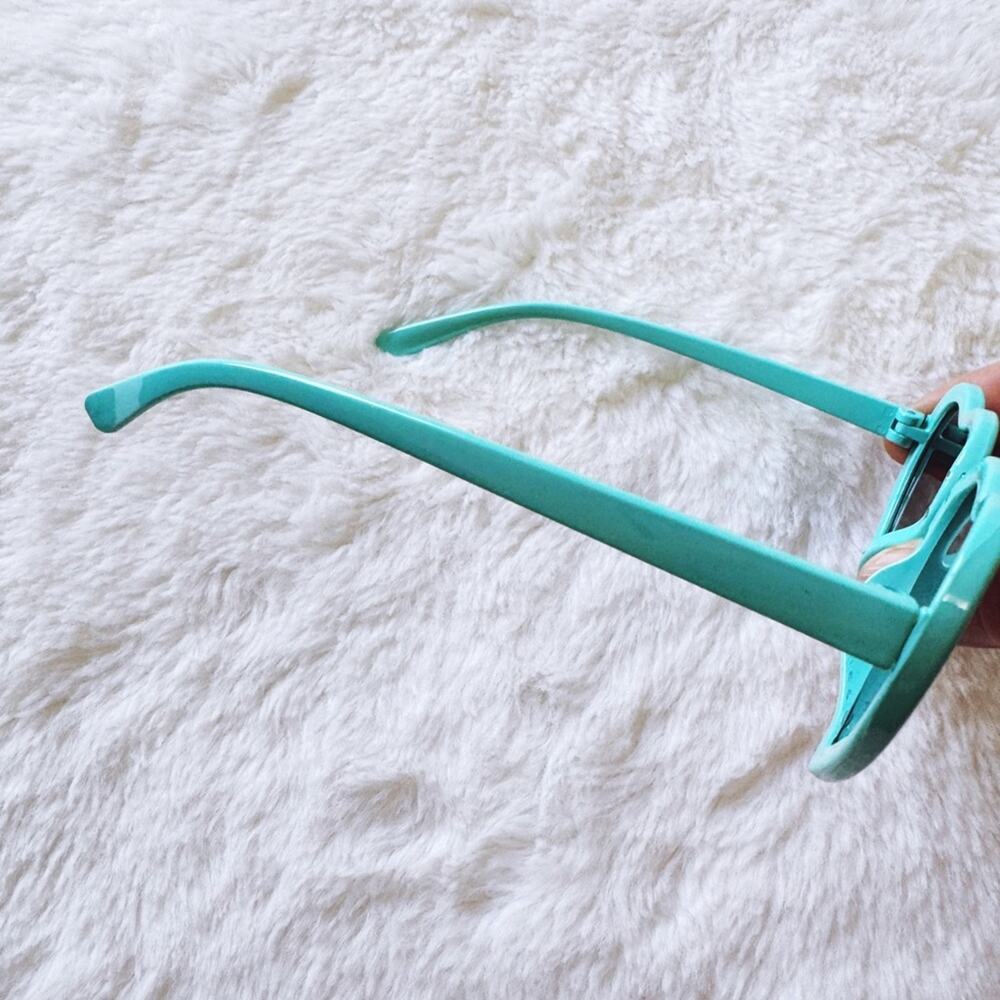 Pixie Green Girl Heart-shape Sunglasses - Picture 6 of 11